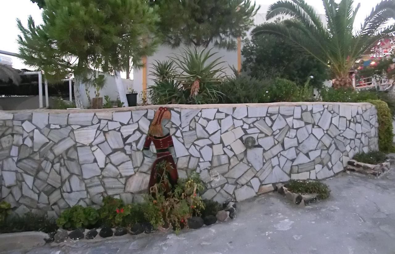 Santorini & *