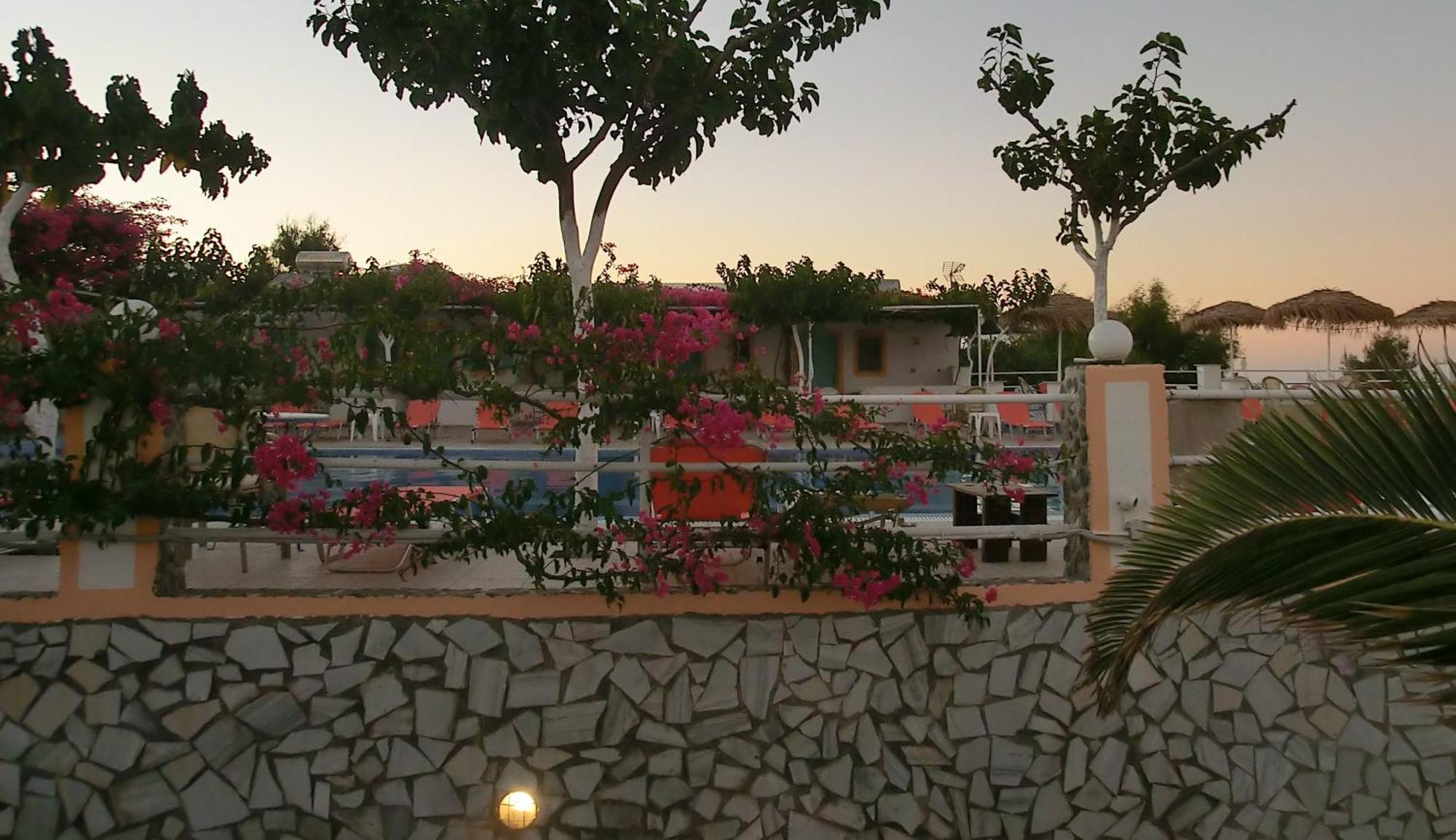 Santorini & Hostel Fira (Santorini)