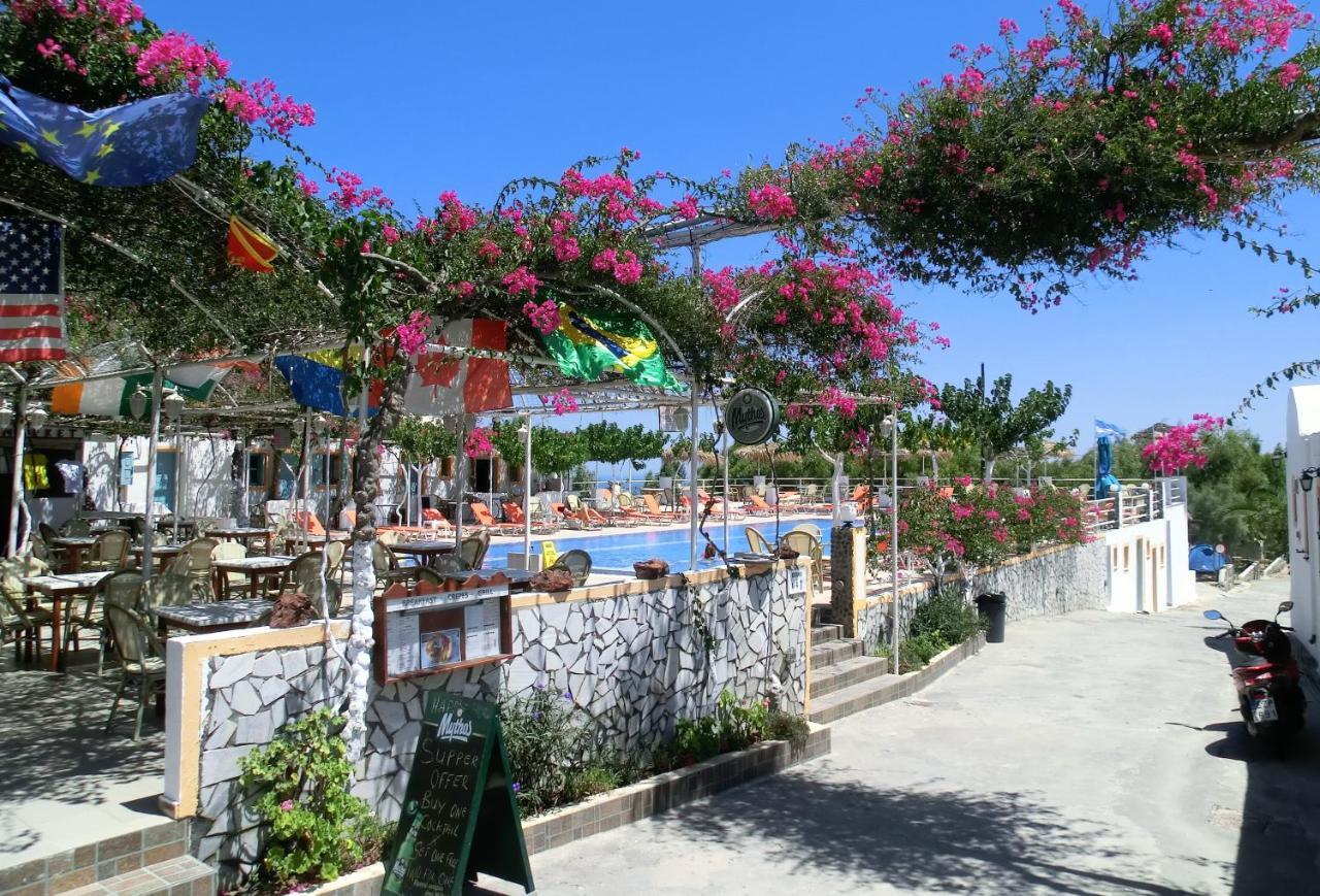 Santorini Camping&hostel Fira (Santorini)